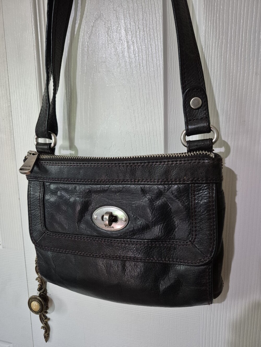 Fossil Black Leather Crossbody Bag With Turnlock Flap